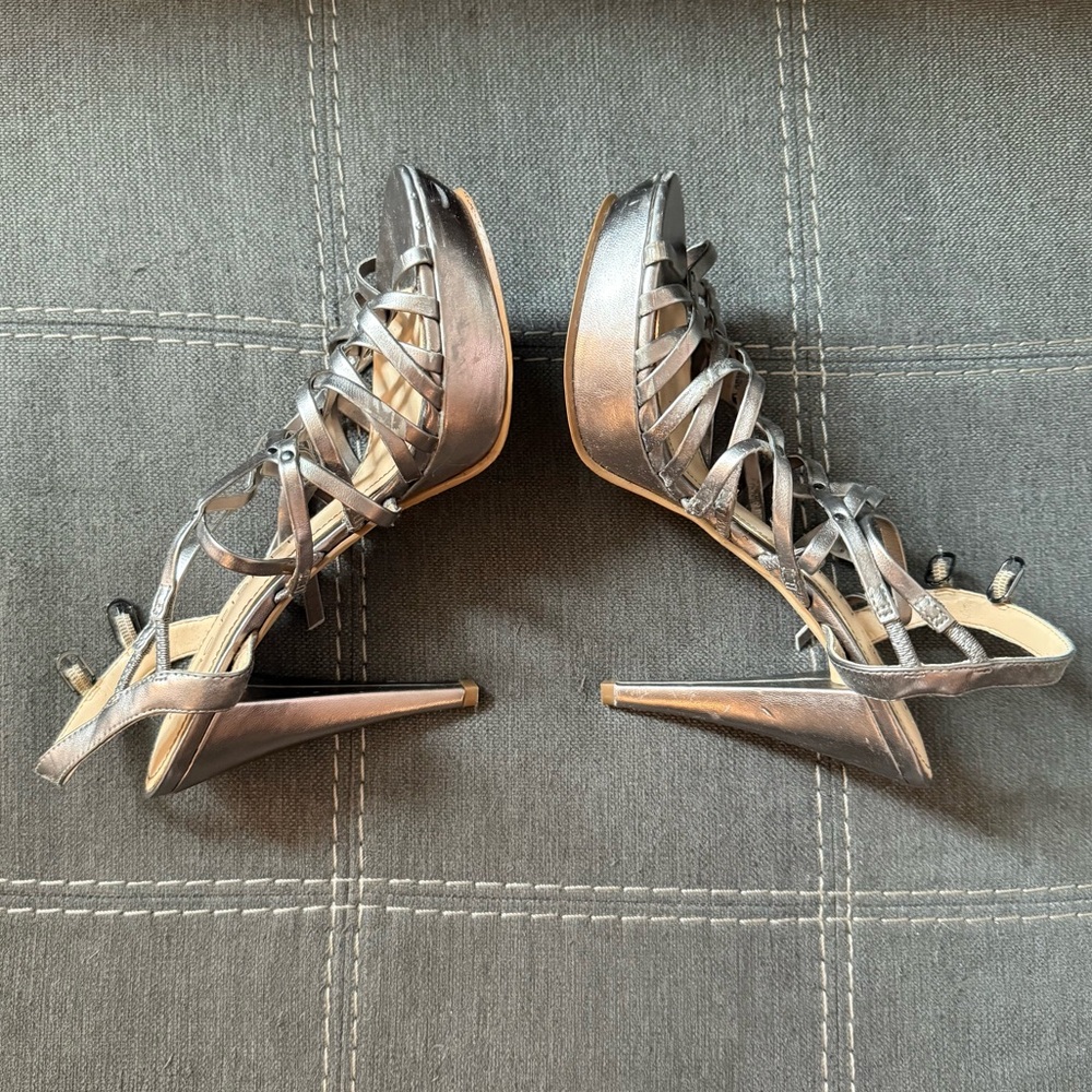 🌈5/$25 BUNDLE! Marc Fisher strap studded heels size 7 - Picture 5 of 7